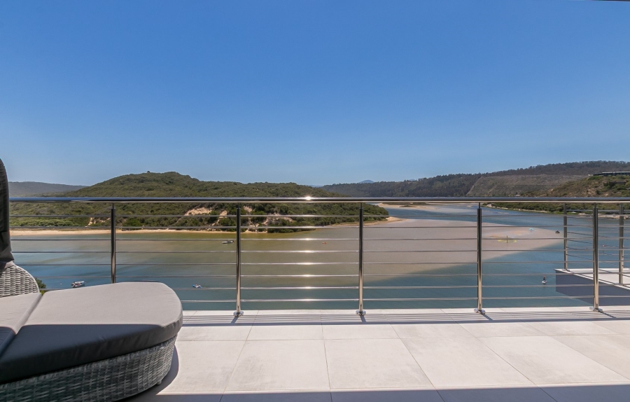 4 Bedroom Property for Sale in Kingfisher Creek Western Cape